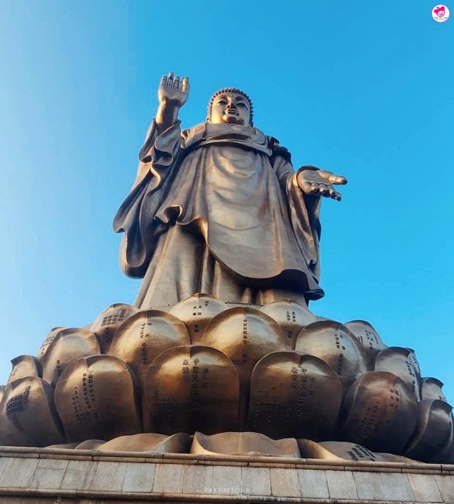 พระใหญ่ วัดหลิงซานต้าฝอ