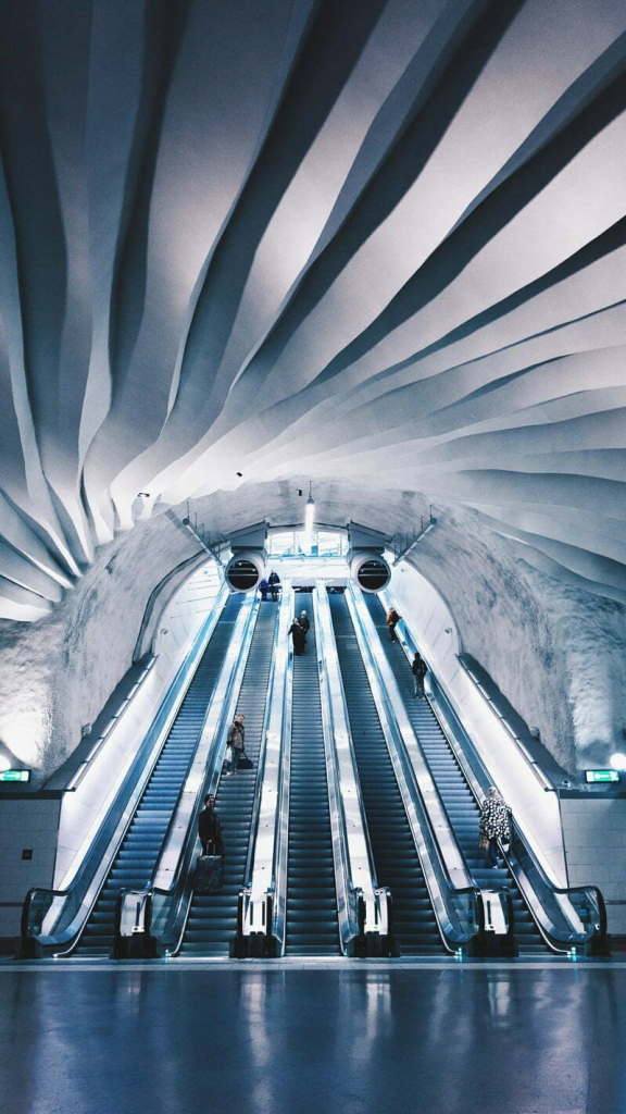 Stockholm Metro สถานีรถไฟฟ้าใต้ดินที่สวยที่สุดในโลก !