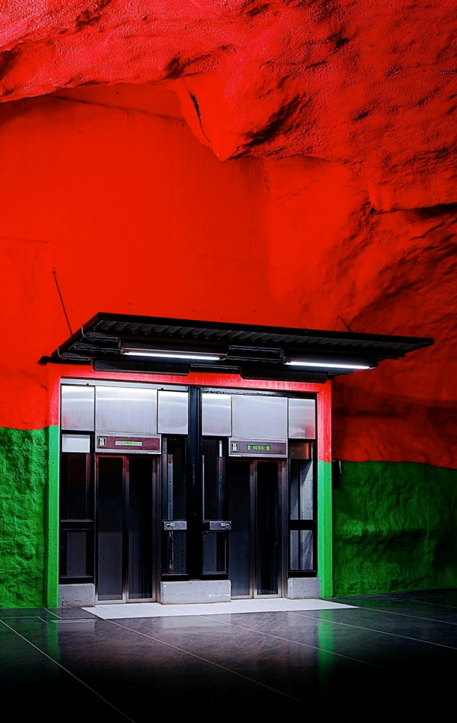 Stockholm Metro สถานีรถไฟฟ้าใต้ดินที่สวยที่สุดในโลก !