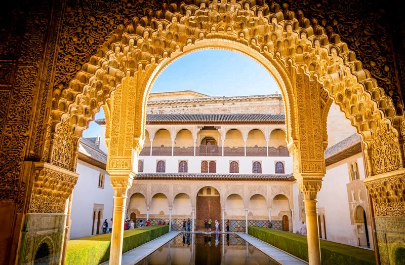 ตามรอยซีรี่ย์ที่พระราชวังและป้อมปราการสุดอลังแห่งสเปน The Alhambra