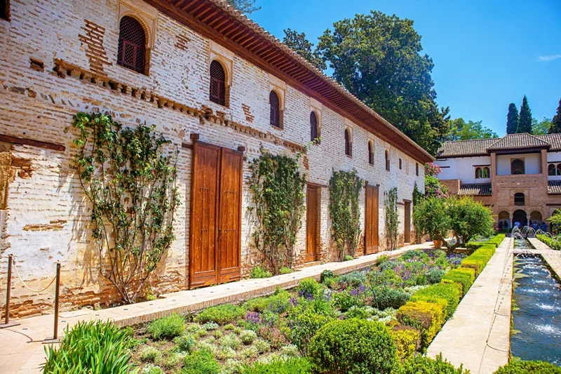 ตามรอยซีรี่ย์ที่พระราชวังและป้อมปราการสุดอลังแห่งสเปน The Alhambra