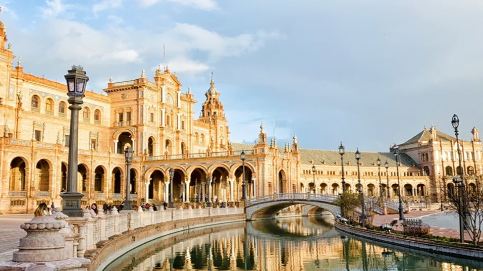 Plaza de España จตุรัสสุดคลาสสิก เมืองเซบียา ประเทศสเปน