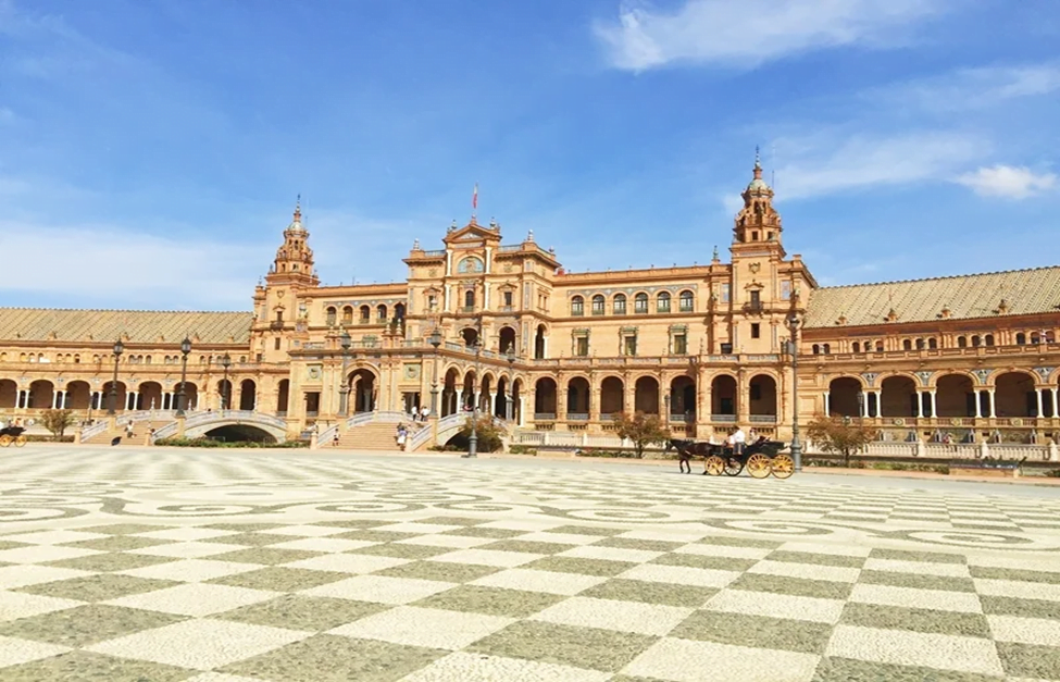 Plaza de España จตุรัสสุดคลาสสิก เมืองเซบียา ประเทศสเปน