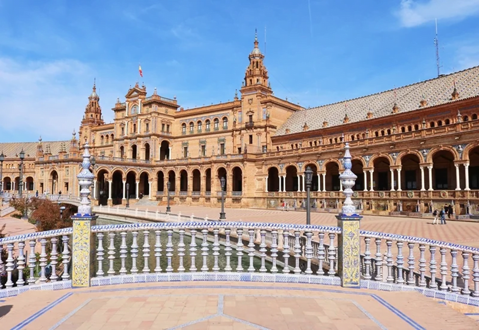 Plaza de España จตุรัสสุดคลาสสิก เมืองเซบียา ประเทศสเปน