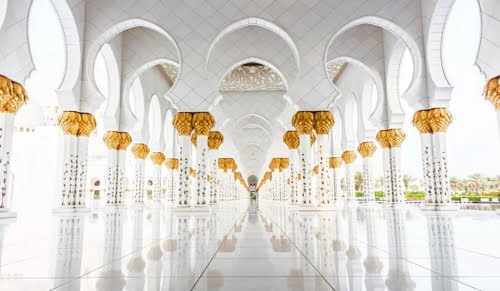 Sheikh Zayed Grand Mosque หนึ่งในมัสยิดที่สวยที่สุดในโลก