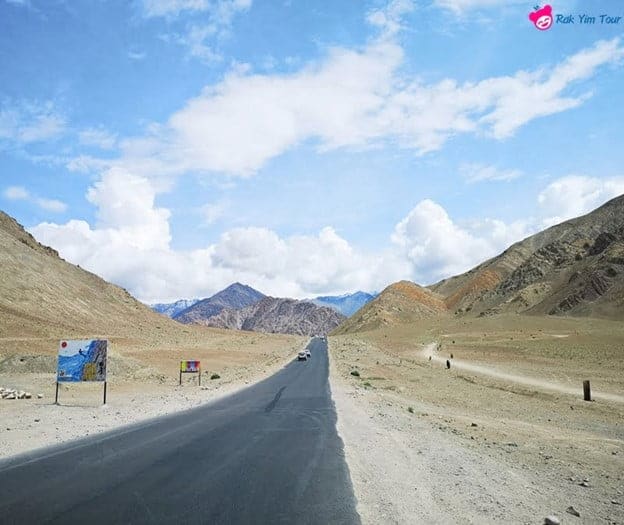 สวยทุกมุม ! 5 พิกัดถ่ายรูปสุดเท่ที่ เลห์ ลาดักห์