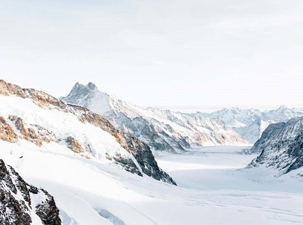 จุงเฟรา (Jungfrau) หนึ่งในยอดเขาที่สูงที่สุดบนเทือกเขาแอลป์