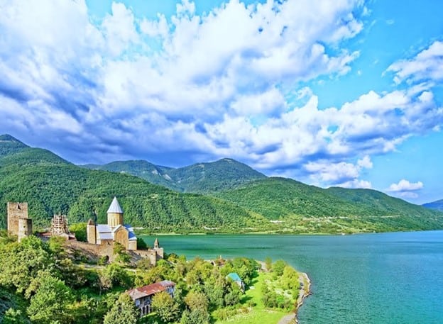 ป้อมอนานูรี (Ananuri Fortress)